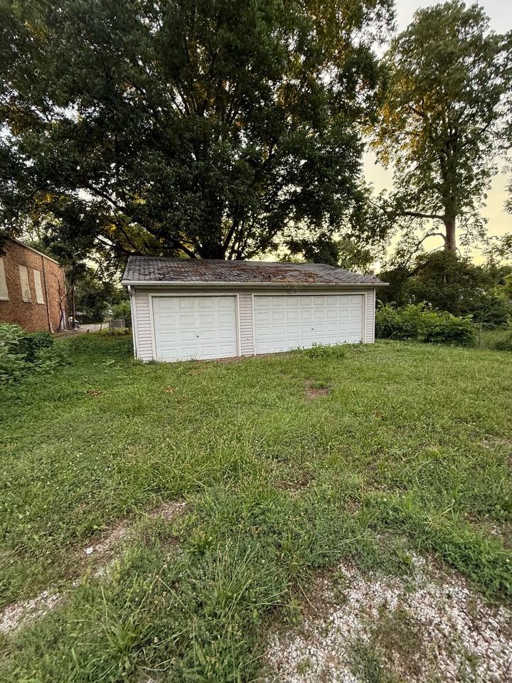 1439 N Jasper St - Photo 2 of 10