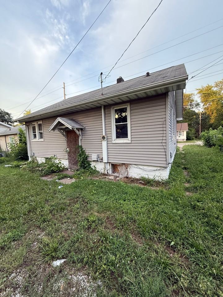 1439 N Jasper St - Photo 3 of 10