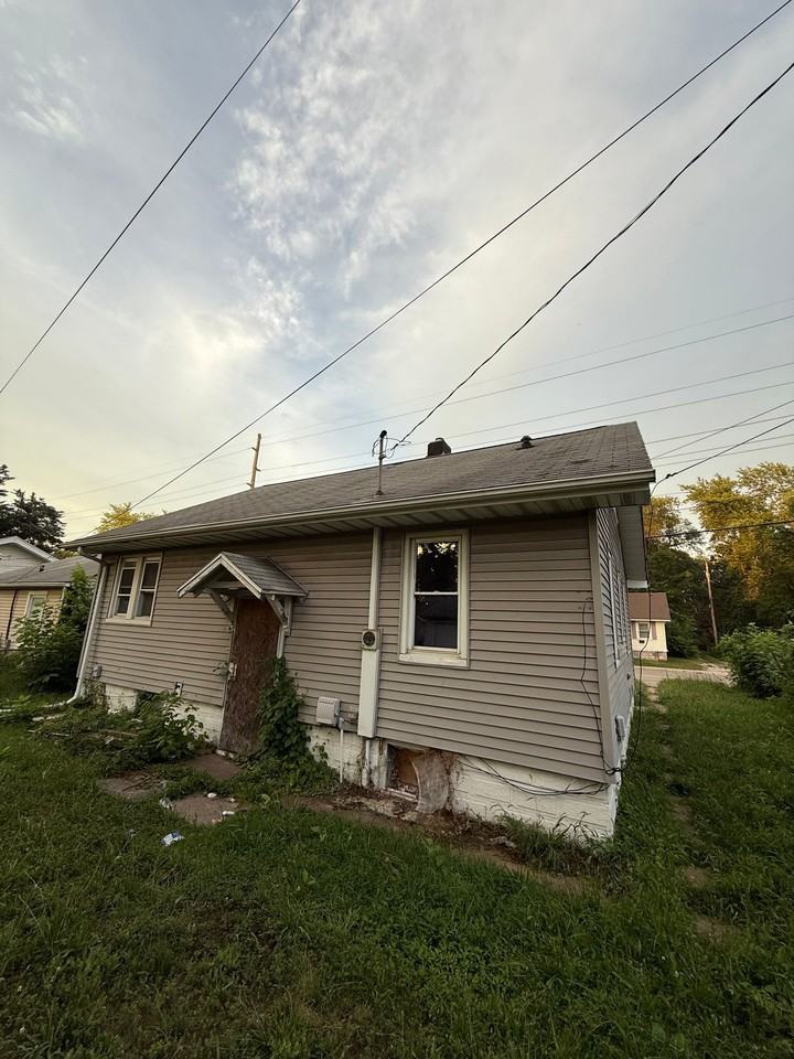 1439 N Jasper St - Photo 4 of 10