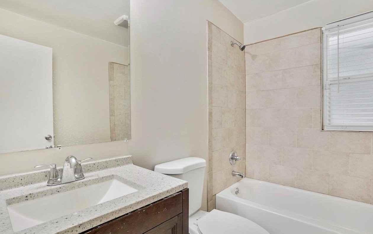 808 Bisson Loop - Photo 2 of 10