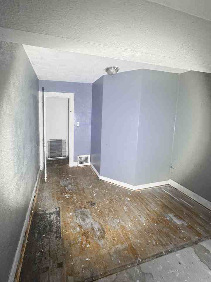 612 Neubert Ave - Photo 5 of 18