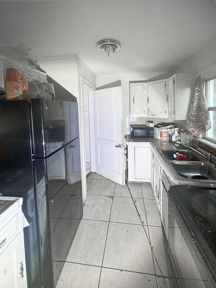 612 Neubert Ave - Photo 6 of 18