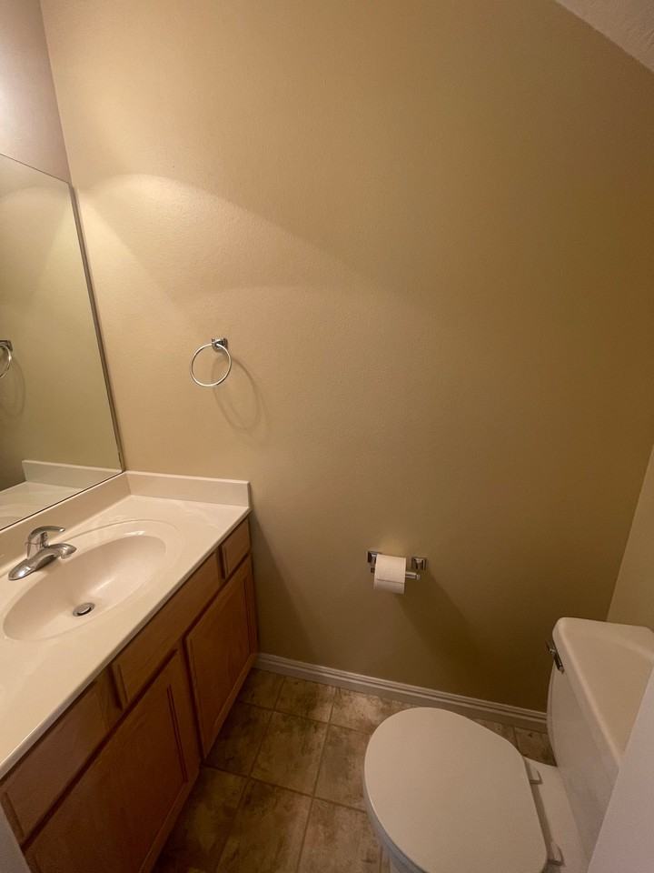 100 Geneva Dr - Photo 6 of 19