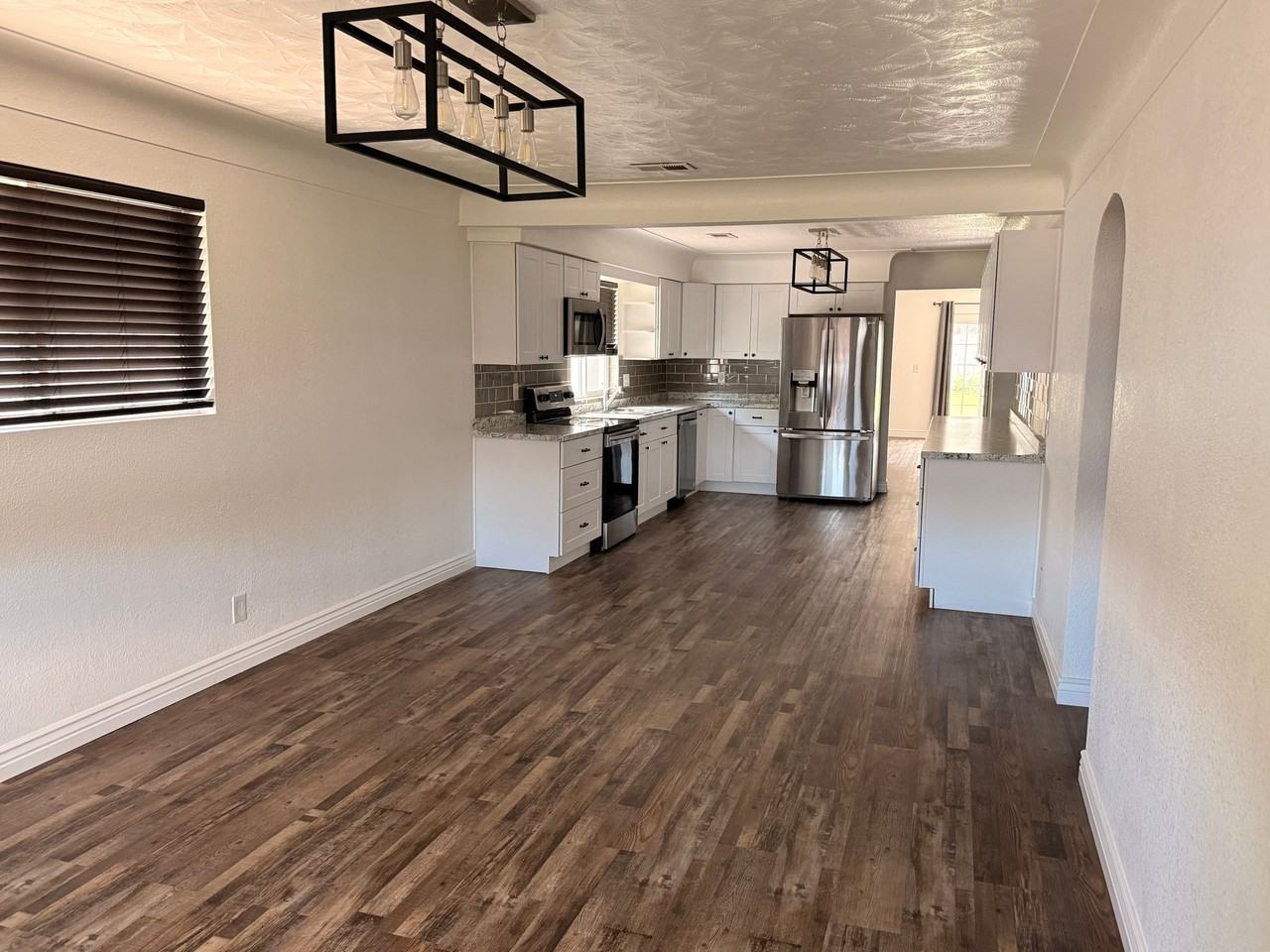 333 Elm Ave - Photo 2 of 7