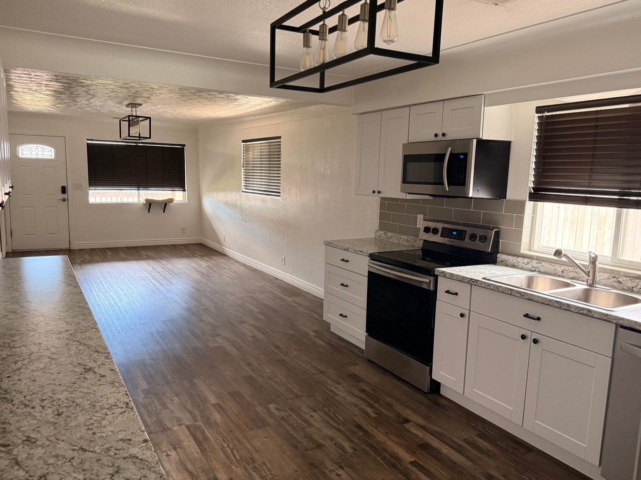 333 Elm Ave - Photo 3 of 7