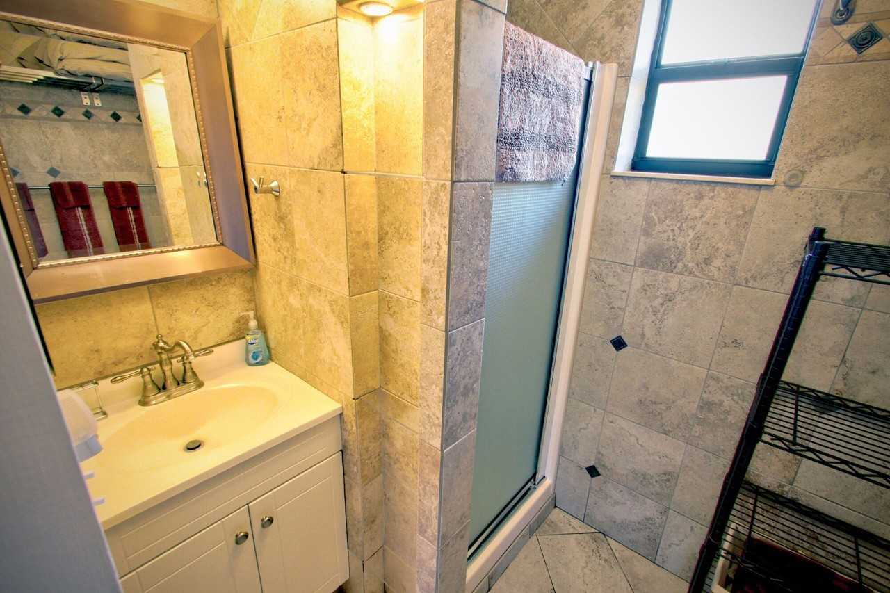 322 Harding St - Photo 2 of 6