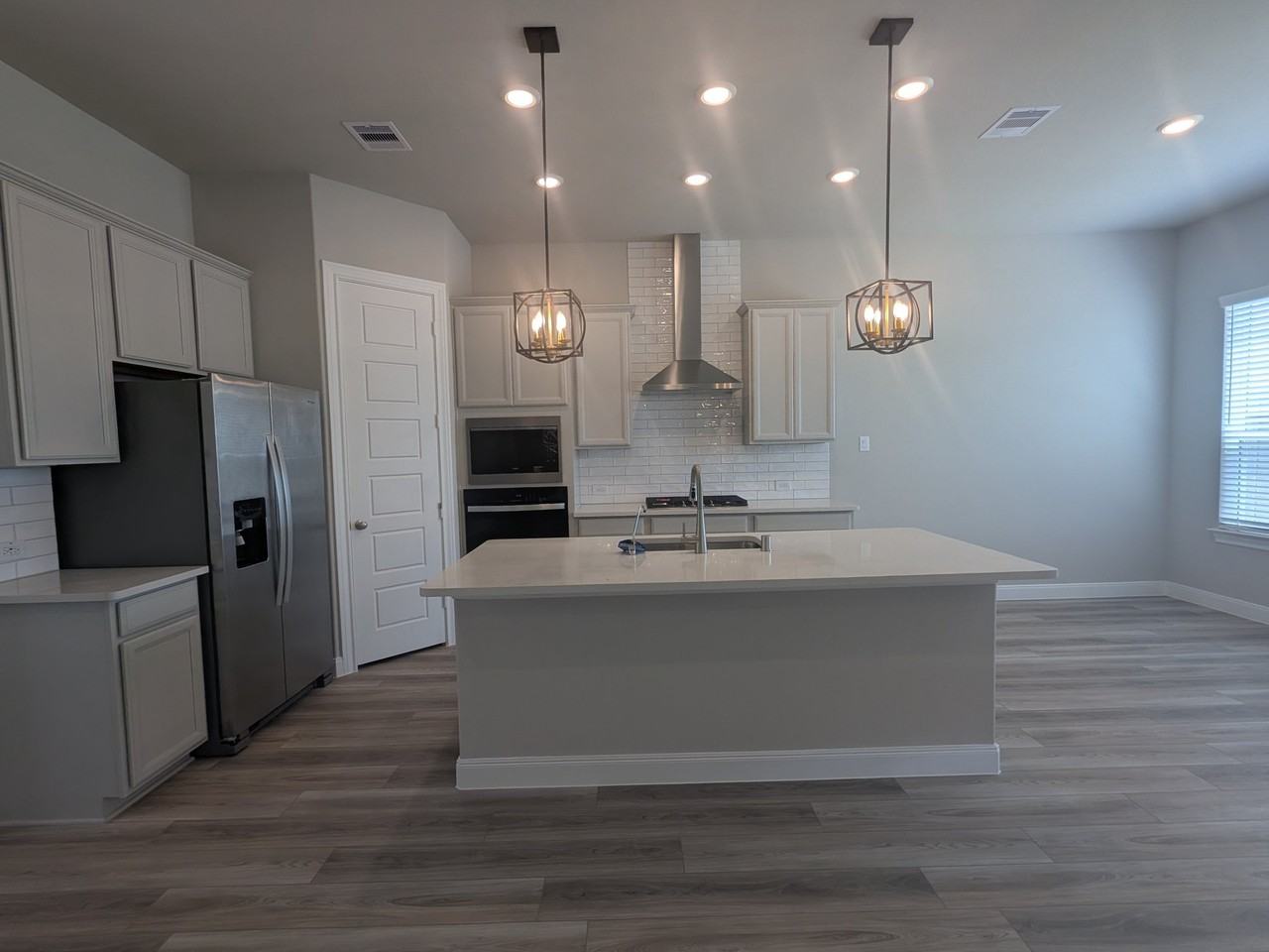 3011 Skyrock Dr - Photo 7 of 27