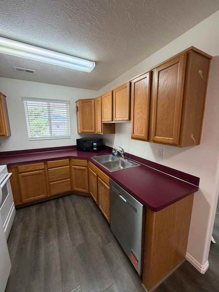 2421 Ne #B2 - Photo 3 of 11