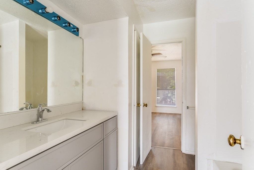 10821 Roger Dr #E - Photo 5 of 10