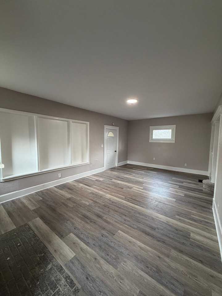 2429 Adams St - Photo 6 of 13