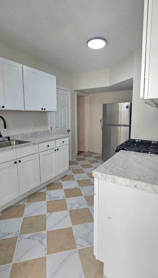 295 Norton St #B8 - Photo 2 of 15