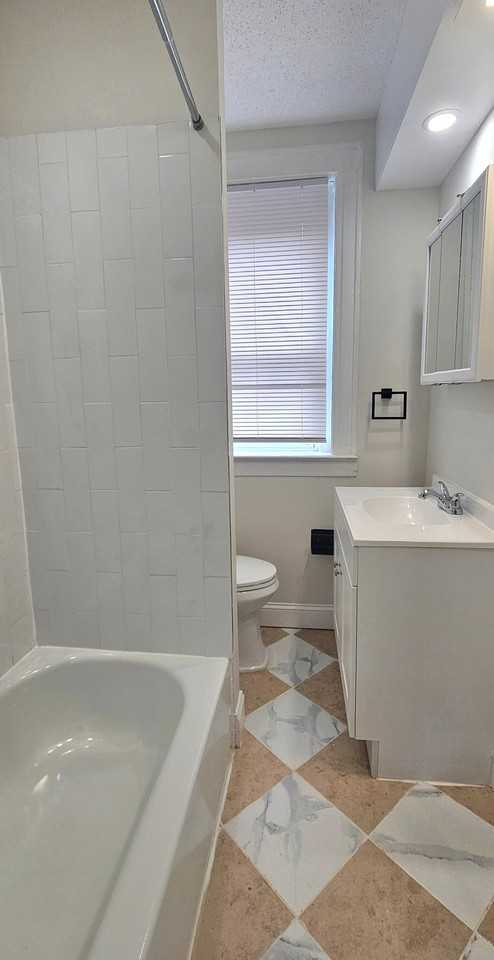 295 Norton St #B8 - Photo 5 of 15