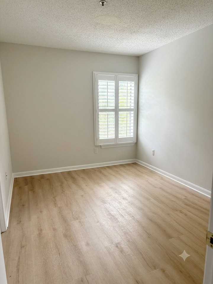 10520 Beacon Ridge Dr - Photo 5 of 16