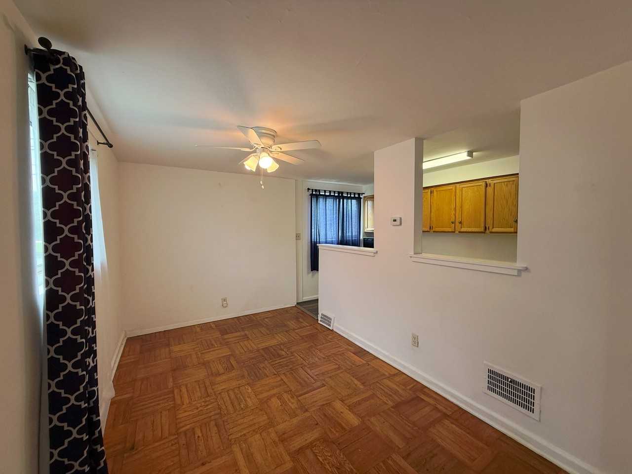 44 Madison Dr - Photo 4 of 12