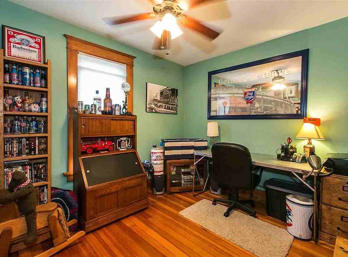 1490 Wood St - Photo 6 of 10