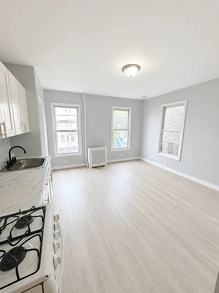 198 Parker St #2 - Photo 3 of 7