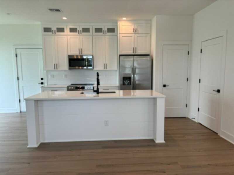 2011 Peel Ave - Photo 7 of 24