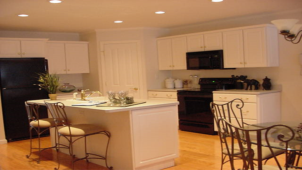 30 Glen Dr #4 - Photo 3 of 16