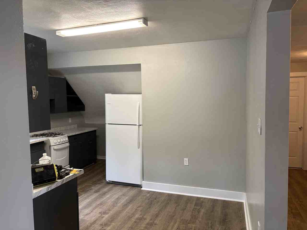 230 E Fairview Ave #4 - Photo 2 of 16