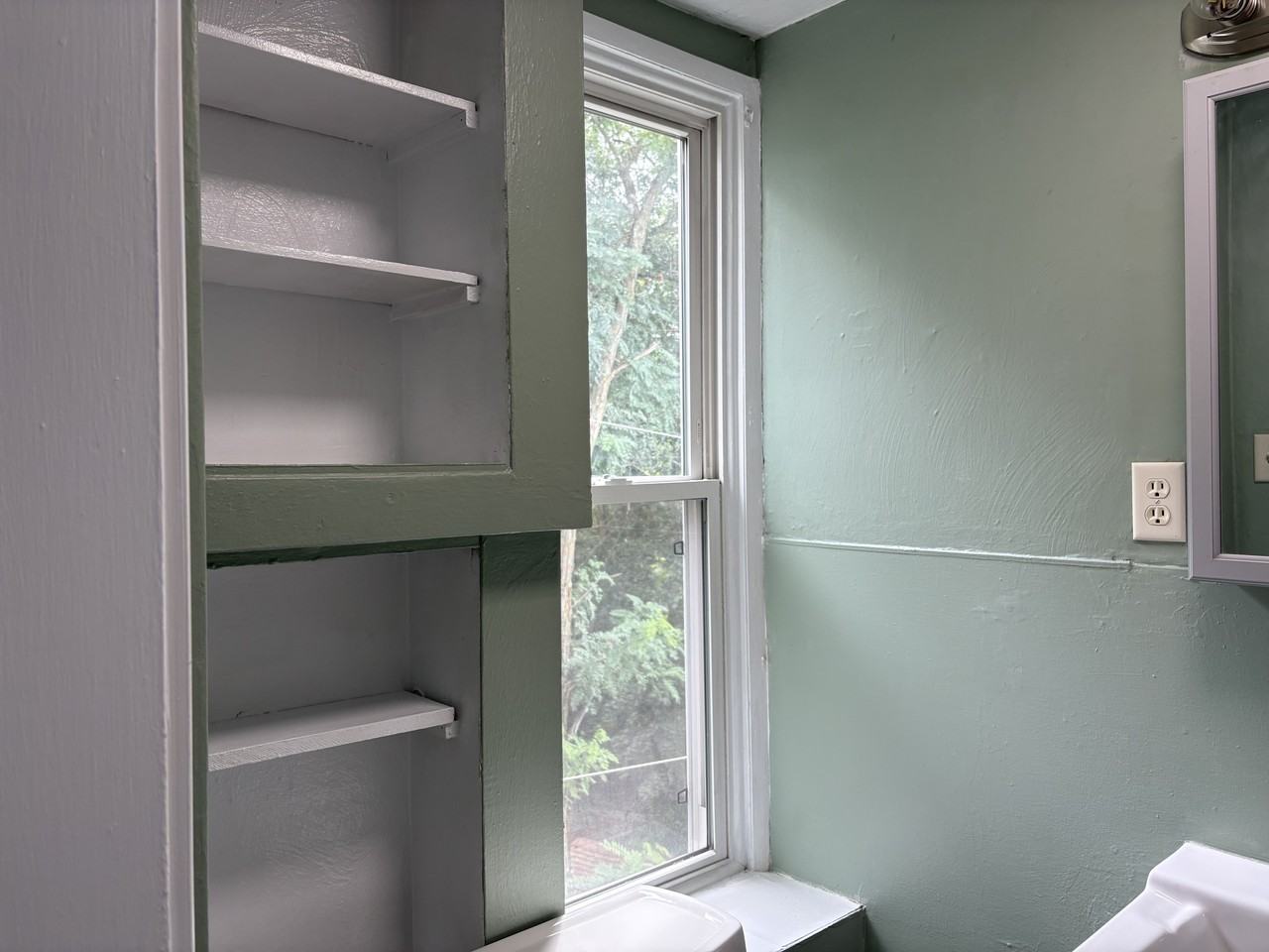 230 E Fairview Ave #4 - Photo 4 of 16