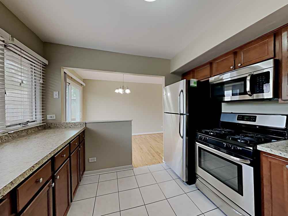 325 W Park Ave #NA - Photo 4 of 12