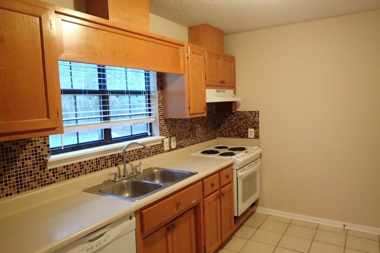 911 Pine Cone Cir #NA - Photo 5 of 20