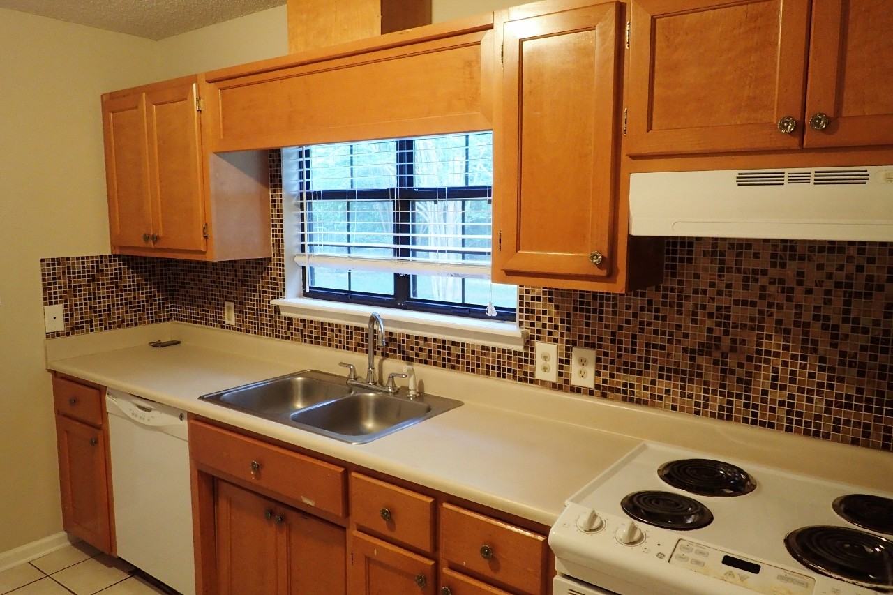 911 Pine Cone Cir #NA - Photo 6 of 20
