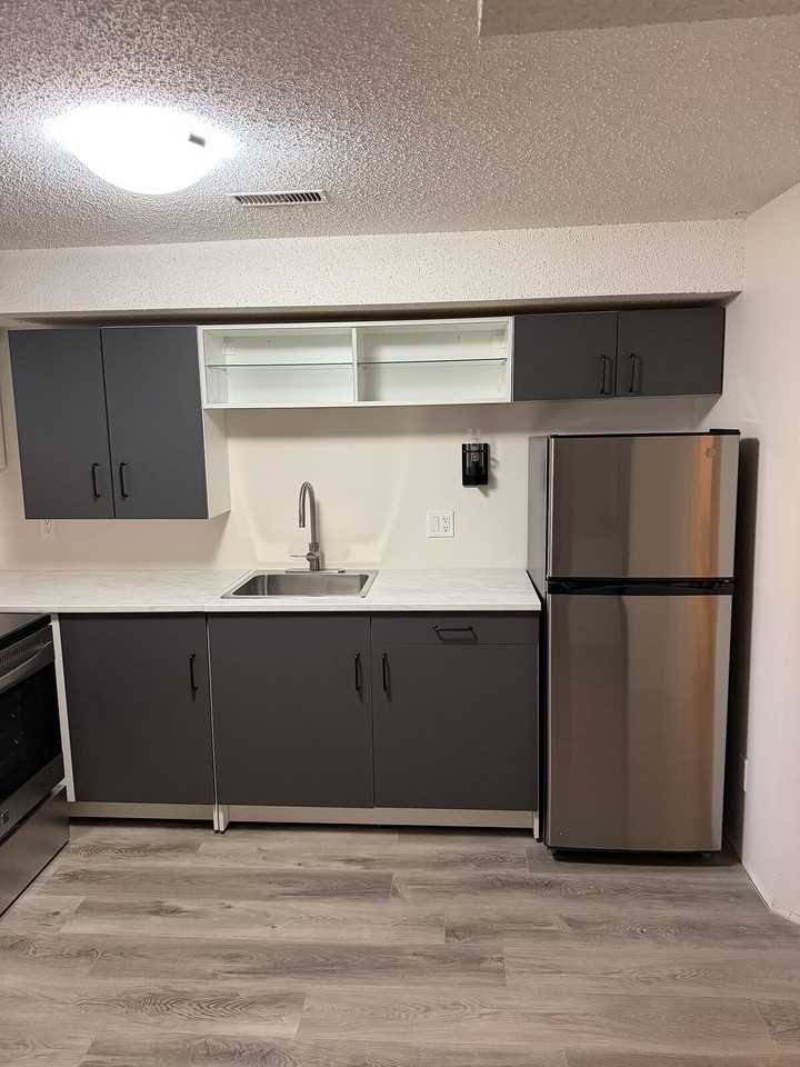 3732A 43 St Sw - Photo 2 of 12