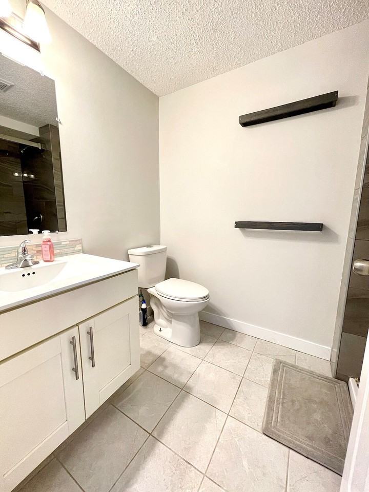 6 Panamount Sq Nw - Photo 3 of 10
