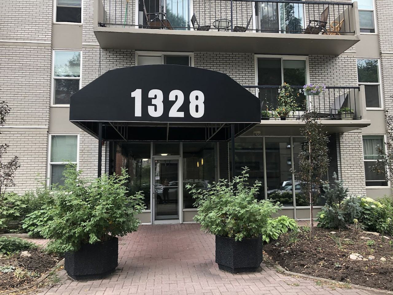 1328 - 1328 13 Ave Sw - Photo 2 of 25
