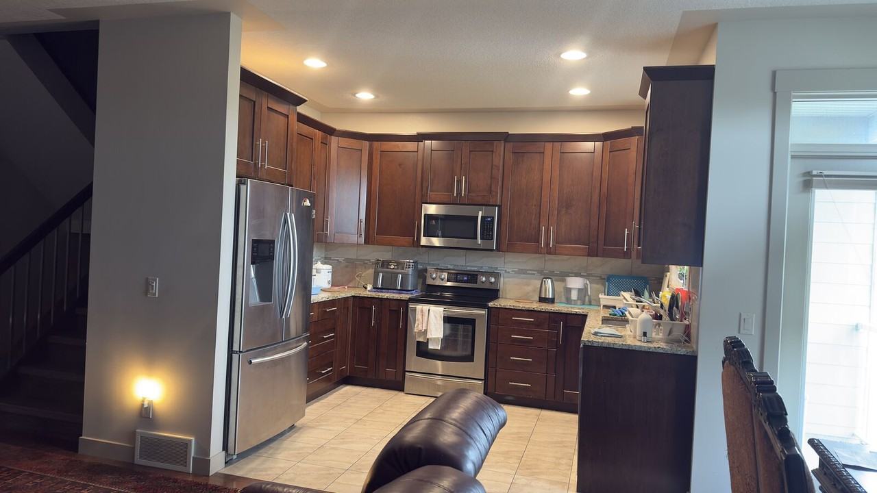 3828 Centre A St Ne - Photo 5 of 8