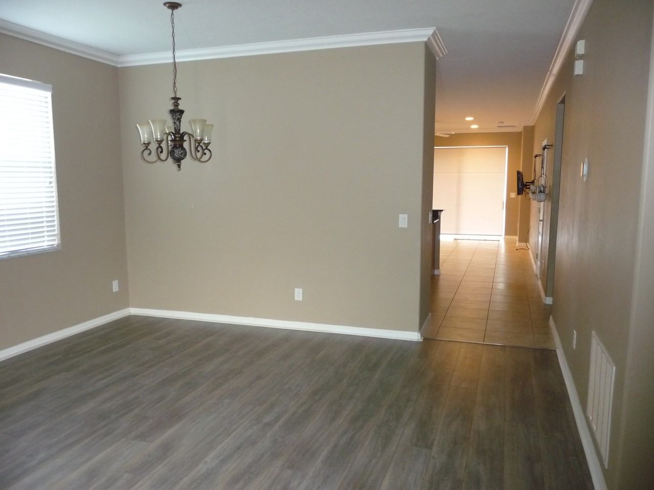 14256 Queenside Street - Photo 4 of 15