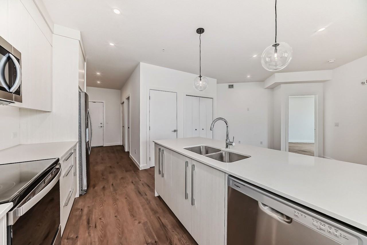 681 - 681 Savanna Boulevard Northeast - Photo 3 of 36