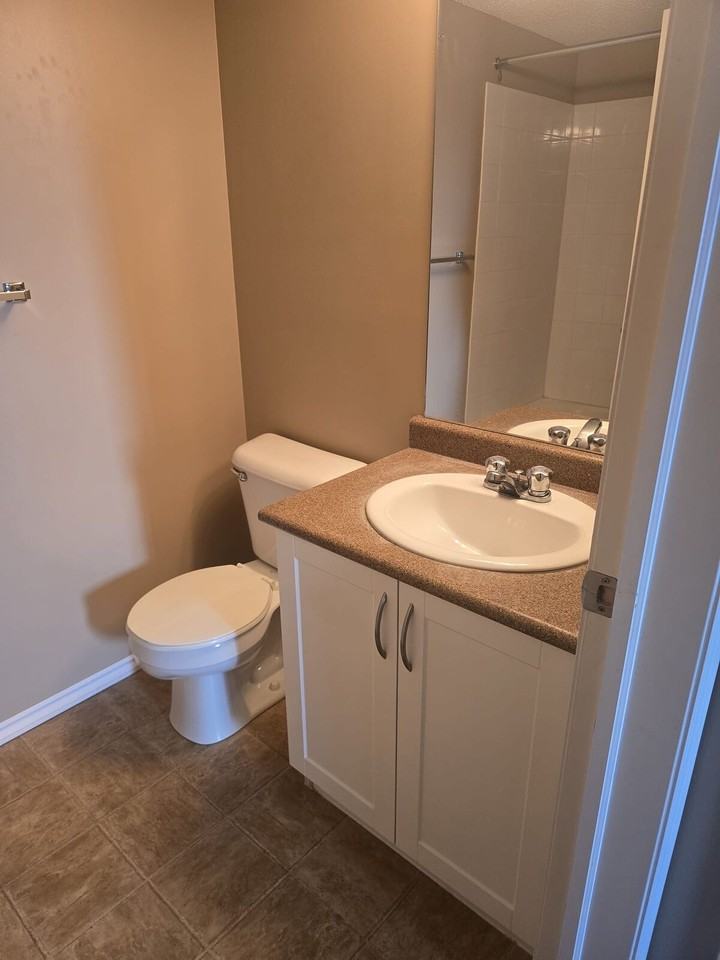 99 - 2419 - 8 Bridlecrest Drive Southwest - Photo 5 of 8