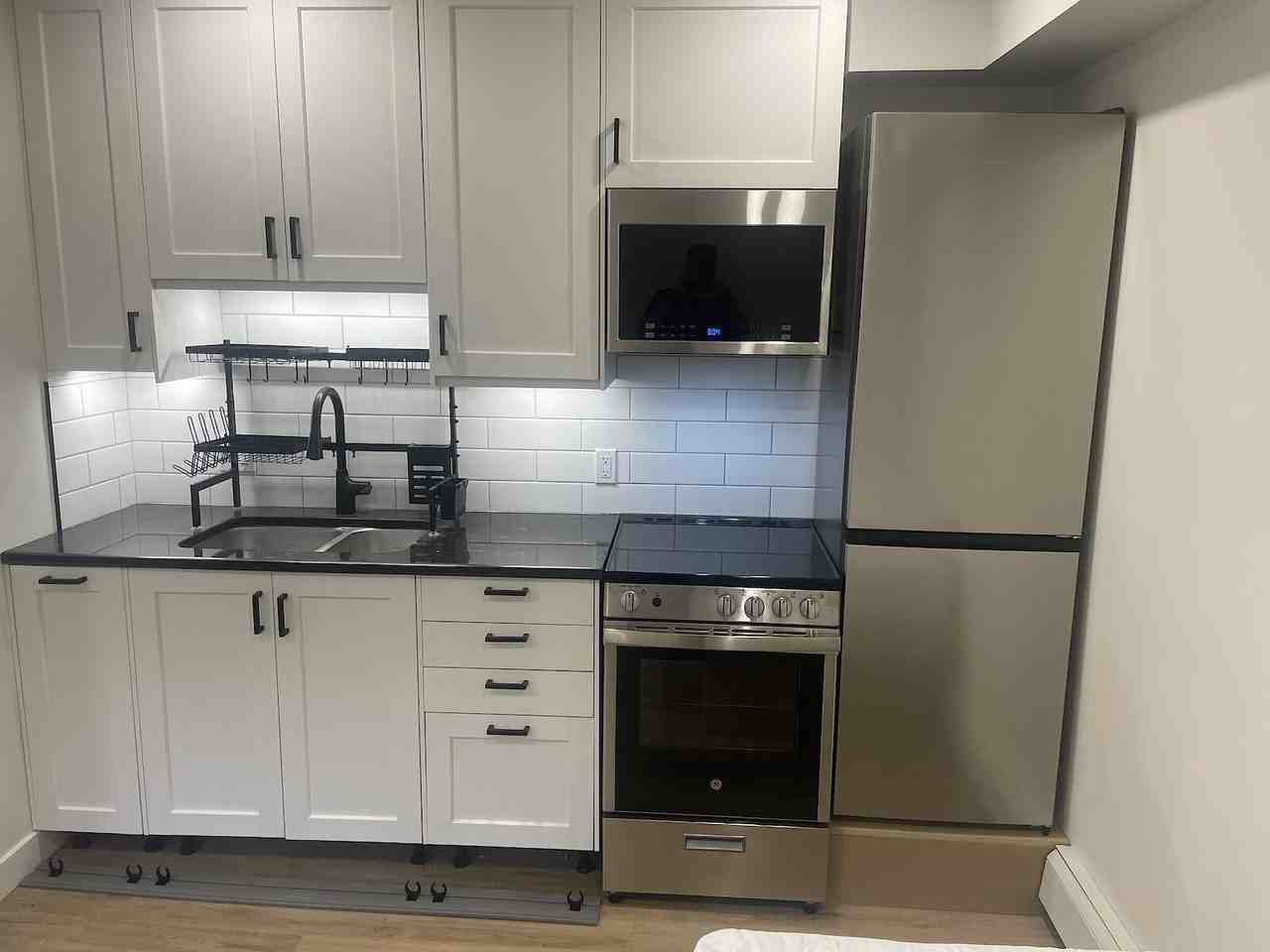 11422 77 Ave Nw - Photo 6 of 12