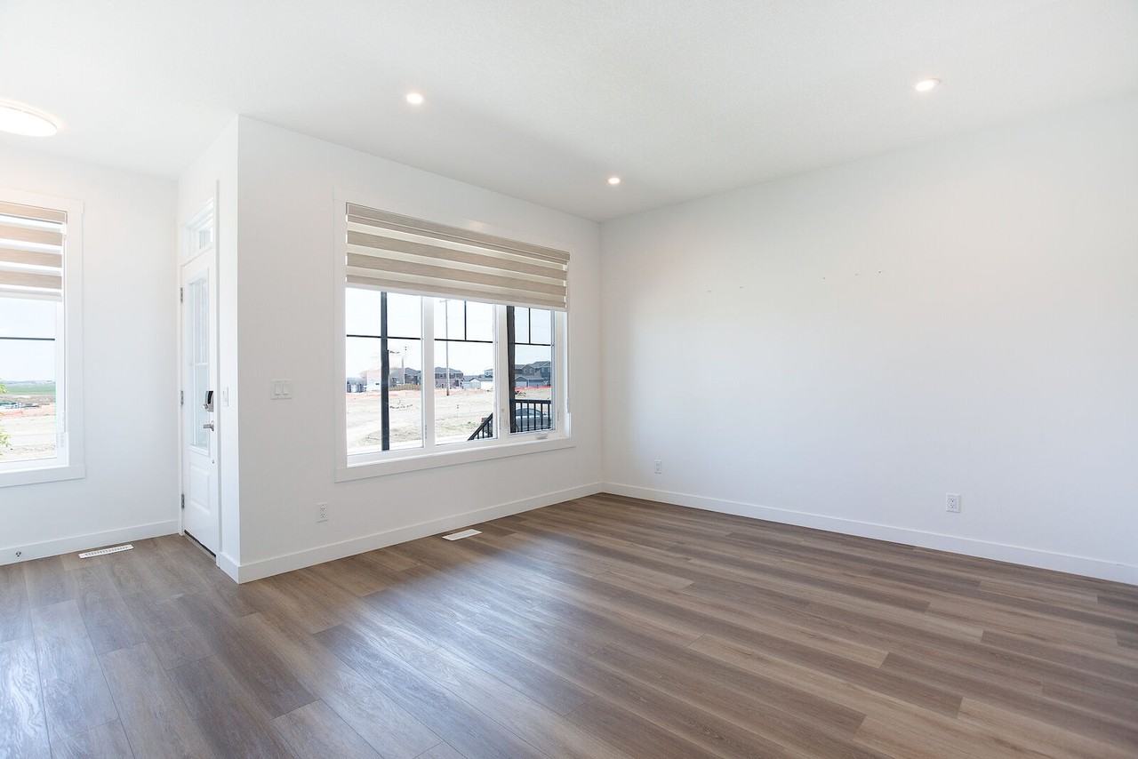 220 Herron Mews Ne - Photo 3 of 31
