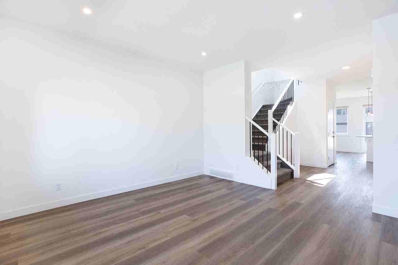 220 Herron Mews Ne - Photo 4 of 31