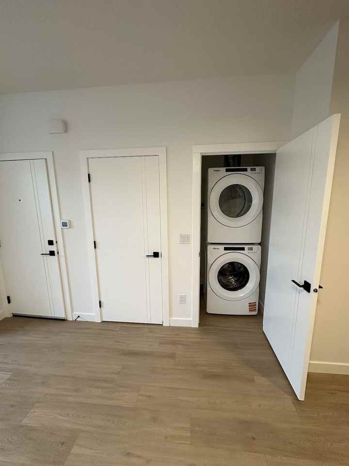 8829 47 Ave Nw - Photo 7 of 10