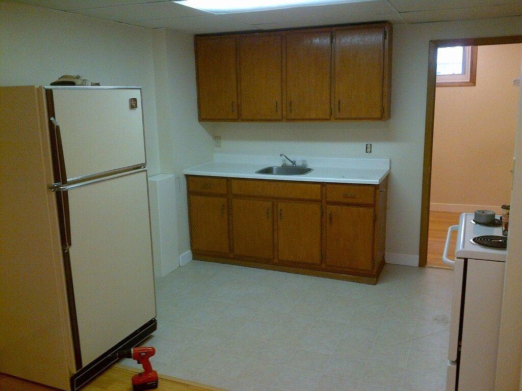 215 42 Ave Nw - Photo 3 of 5