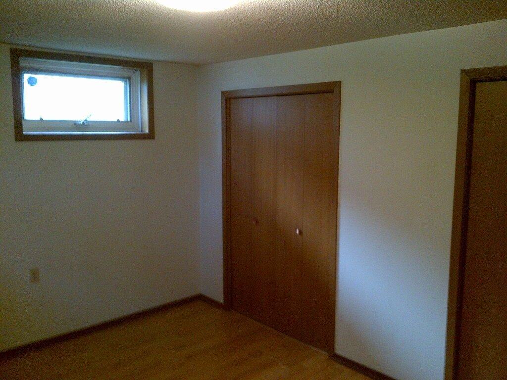 215 42 Ave Nw - Photo 5 of 5