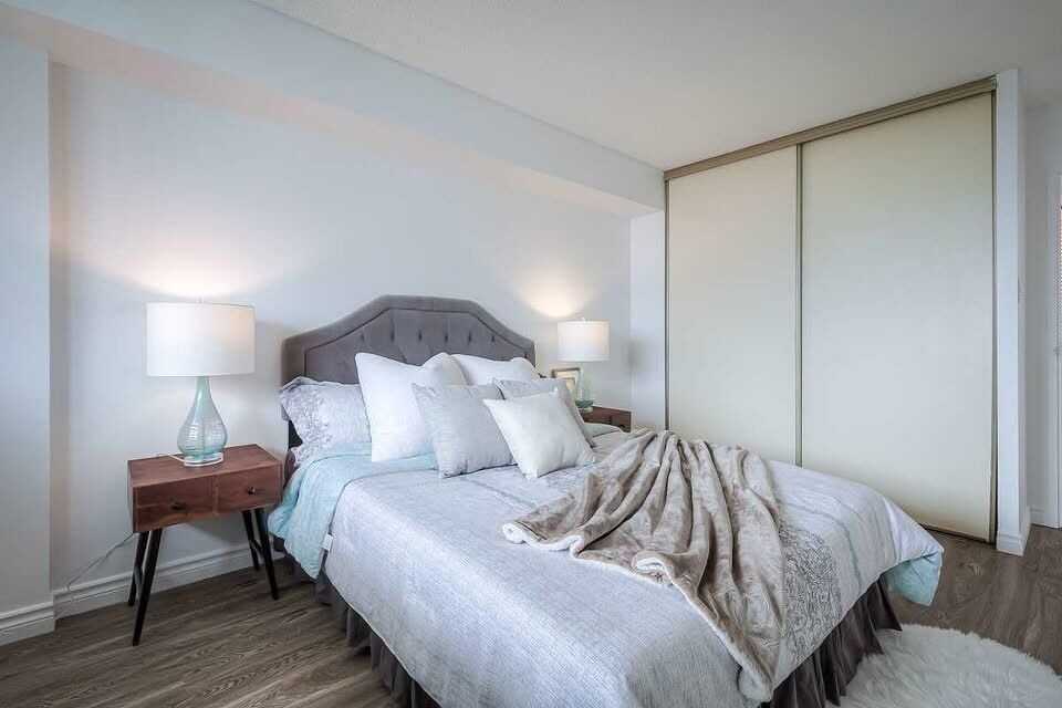 160 Apartment Building - Photo 4 of 13