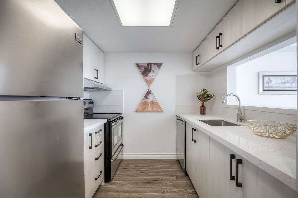 160 Apartment Building - Photo 7 of 13