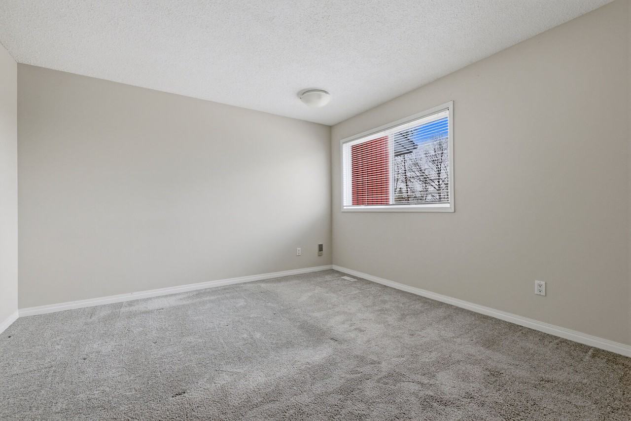 10640 Beaumaris Rd Nw - Photo 7 of 21
