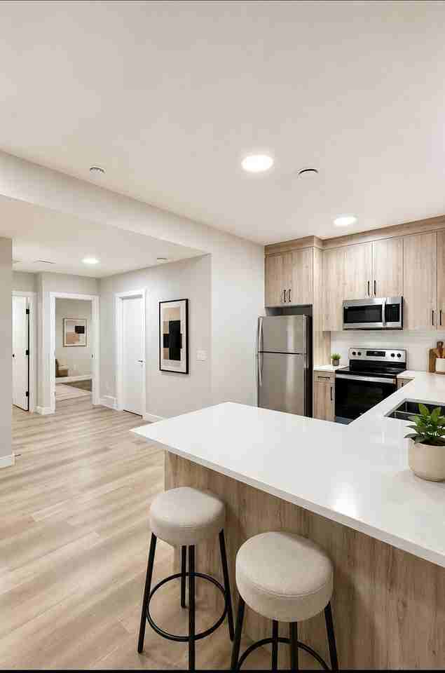 2528 19 St Nw - Photo 3 of 9