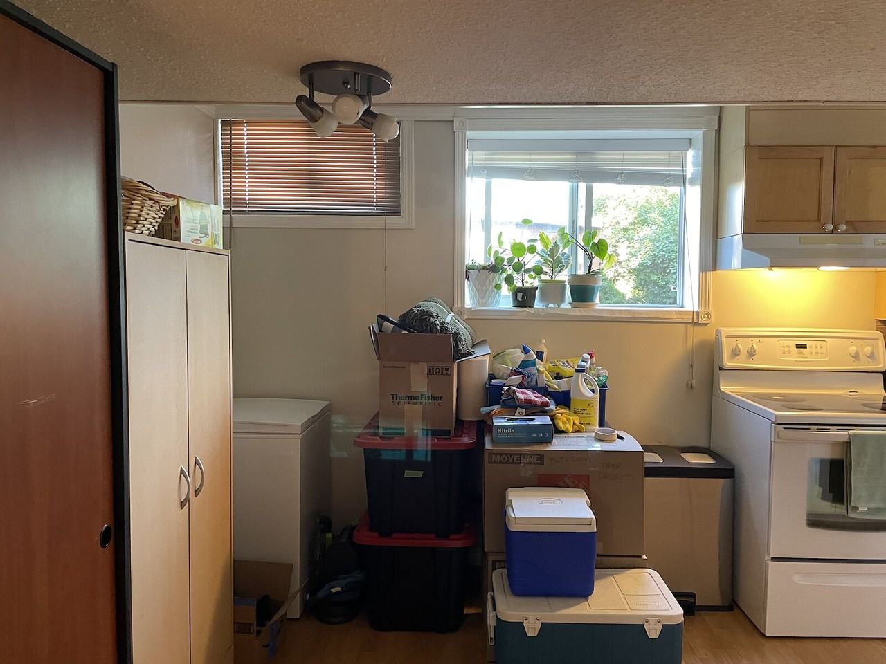 2416 22a St Nw - Photo 2 of 14