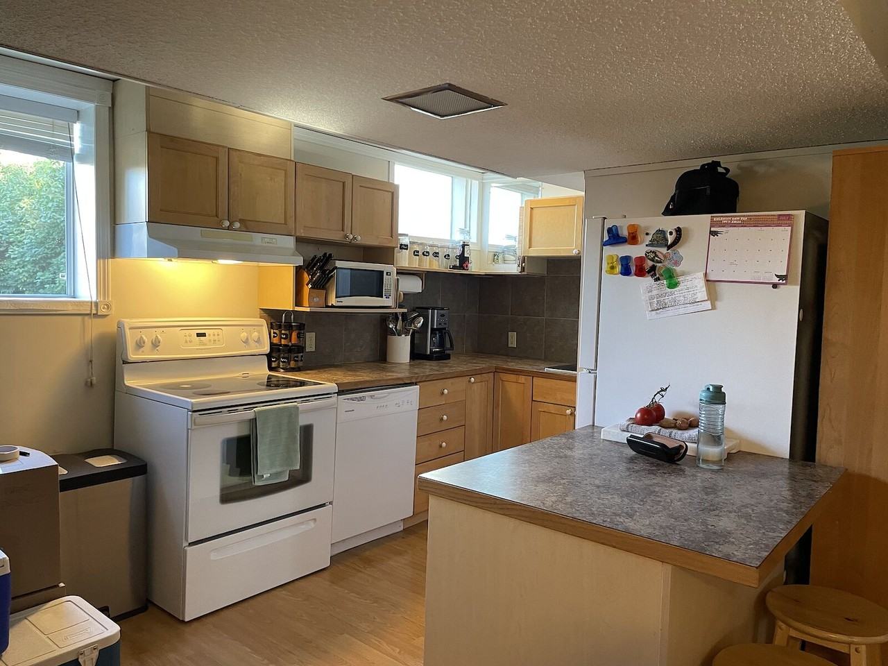 2416 22a St Nw - Photo 3 of 14