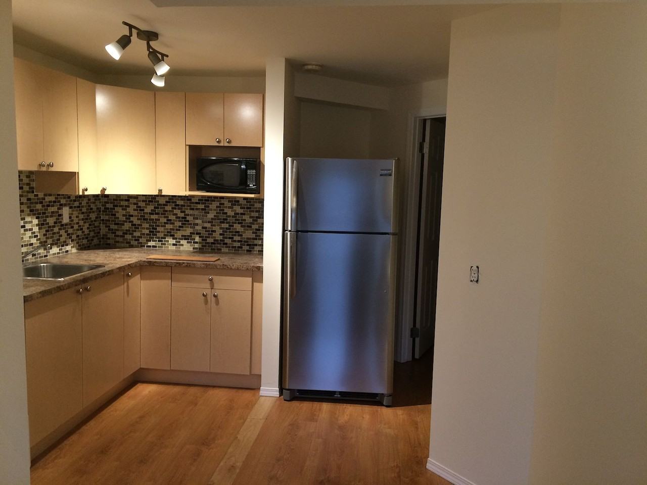 271 Coventry Rd Ne - Photo 7 of 8