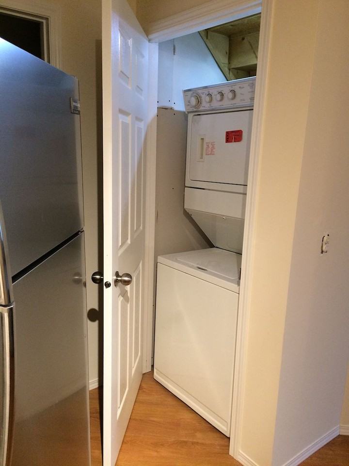 271 Coventry Rd Ne - Photo 7 of 9