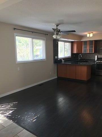 4001 42 St - Photo 2 of 8