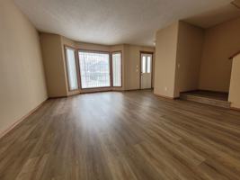 featured image of 126 Evansmeade Cres Nw